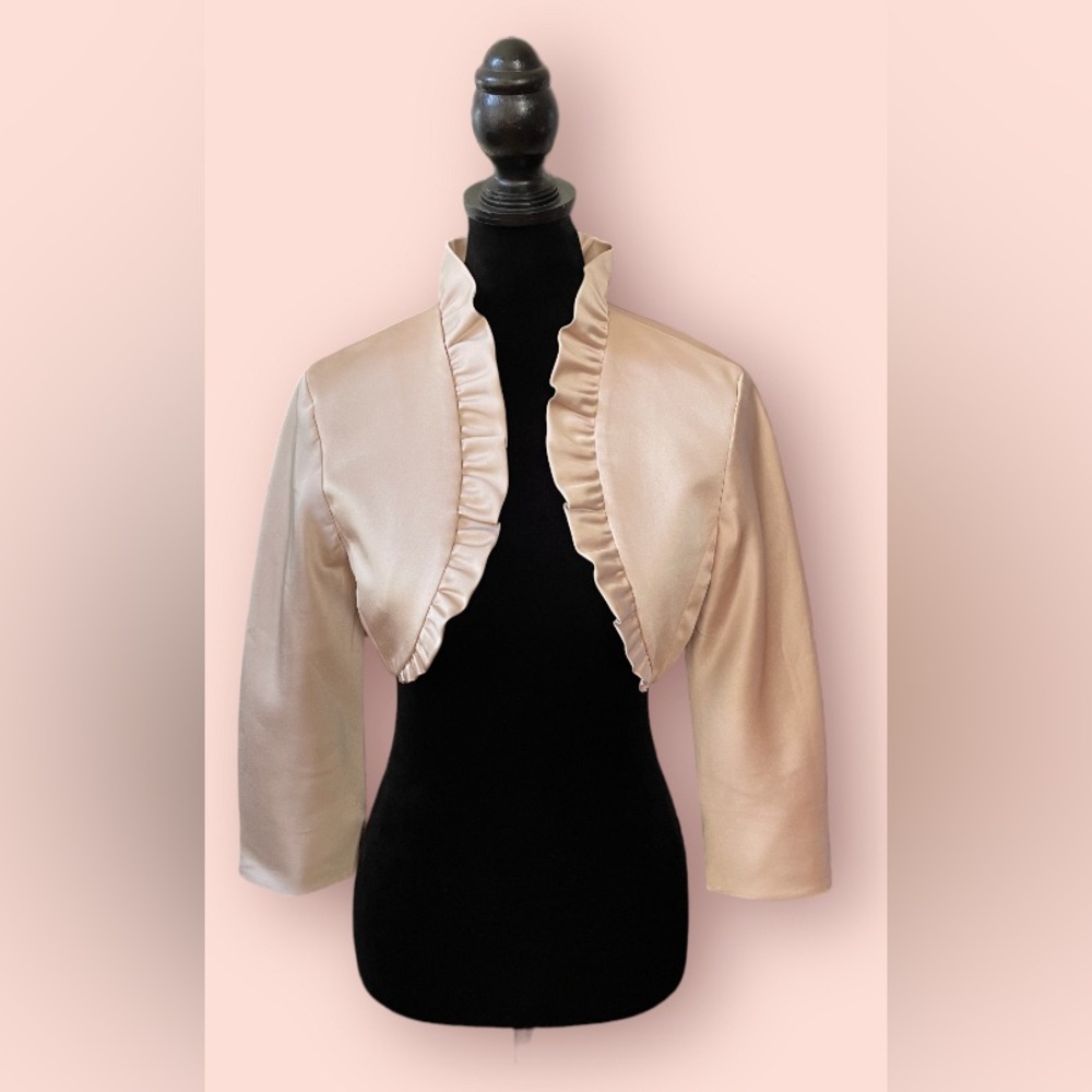 David’s Bridal: Beige Ruffle Collar Bolaro Jacket - Picture 4 of 17